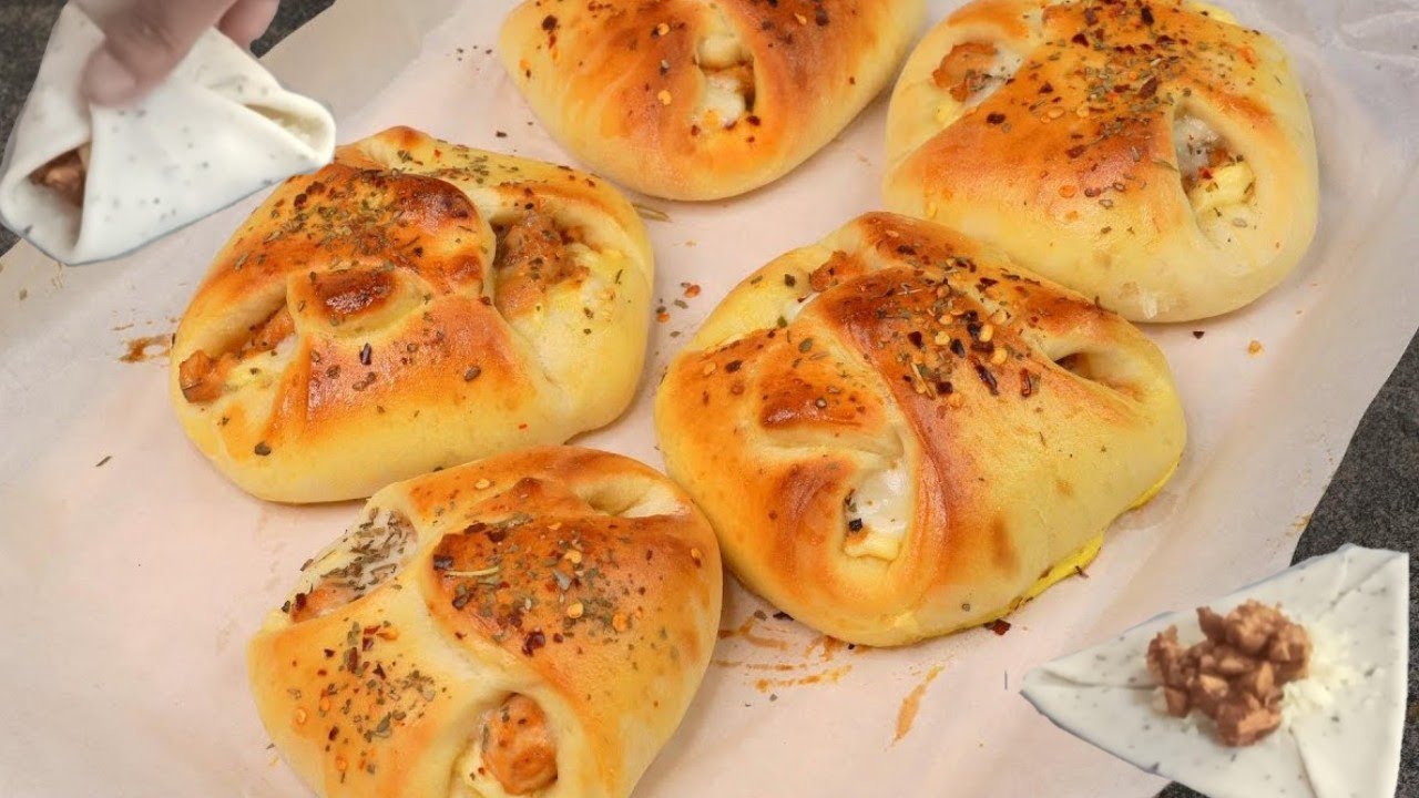 Homemade Domino's style zingy parcel | Chicken cheese zingy parcel 