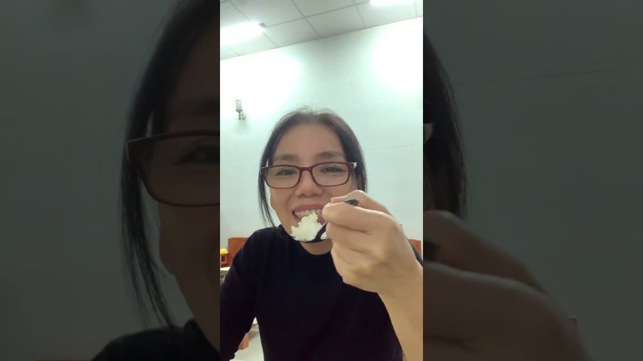 Ăn cơm cùng mình nhé các bạn 