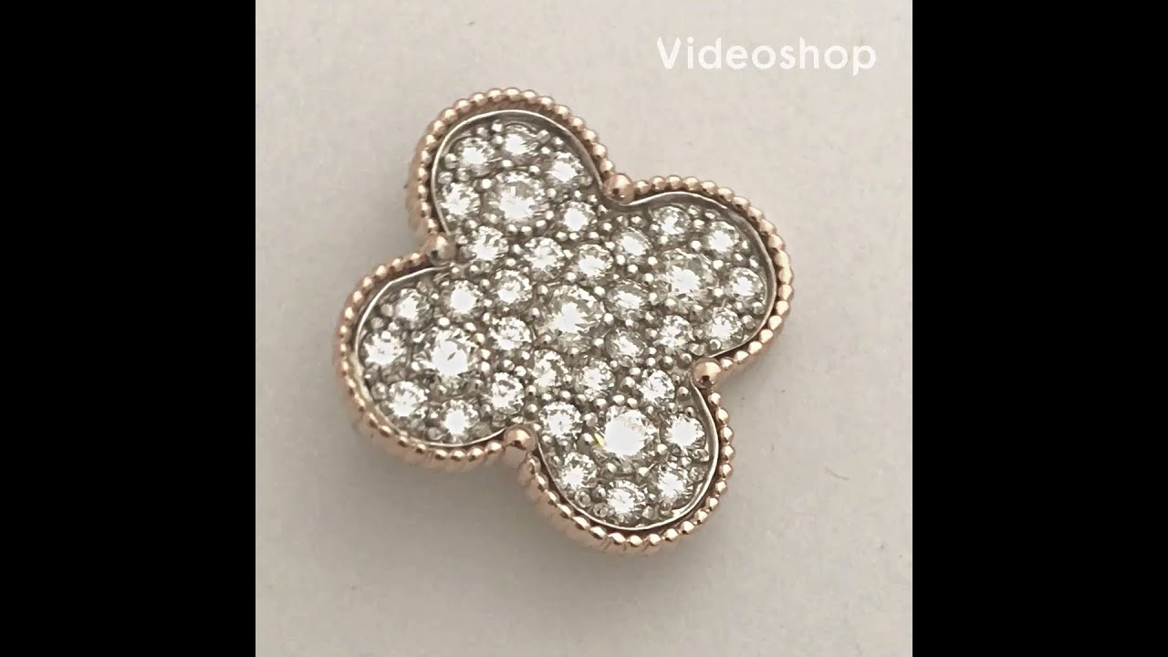 Clover diamond pendant