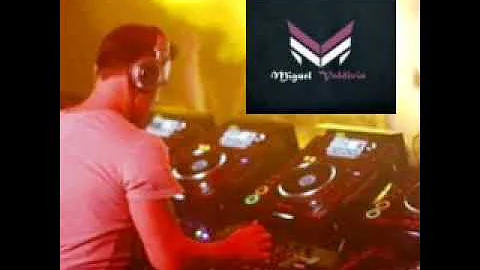 Miguel Valdivia VALTRONIC DJ -  Set Tech House sum...