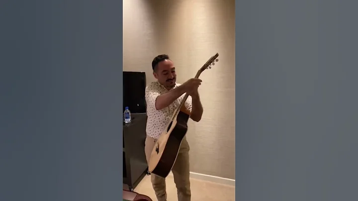 Sebastian Aracena throws us a  riff #ThrowUsARiff