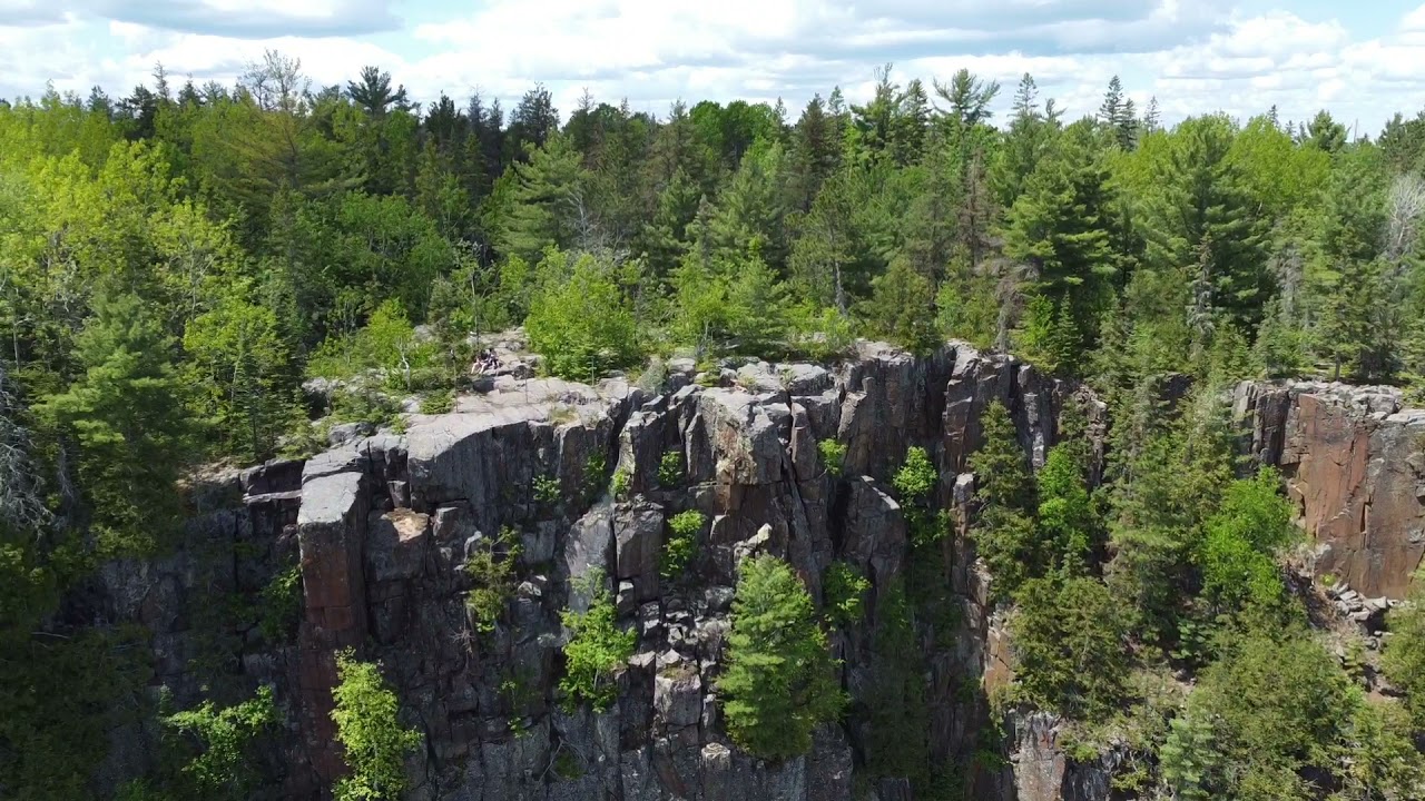 Devil's Rock 😈 Massive Cliff!! Amazing View of Lake Temiskaming!! Unbelievable!!