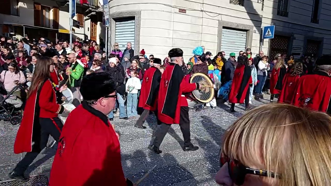 Carnevale a Pont San Martin, Il viaggiatore fedele. 