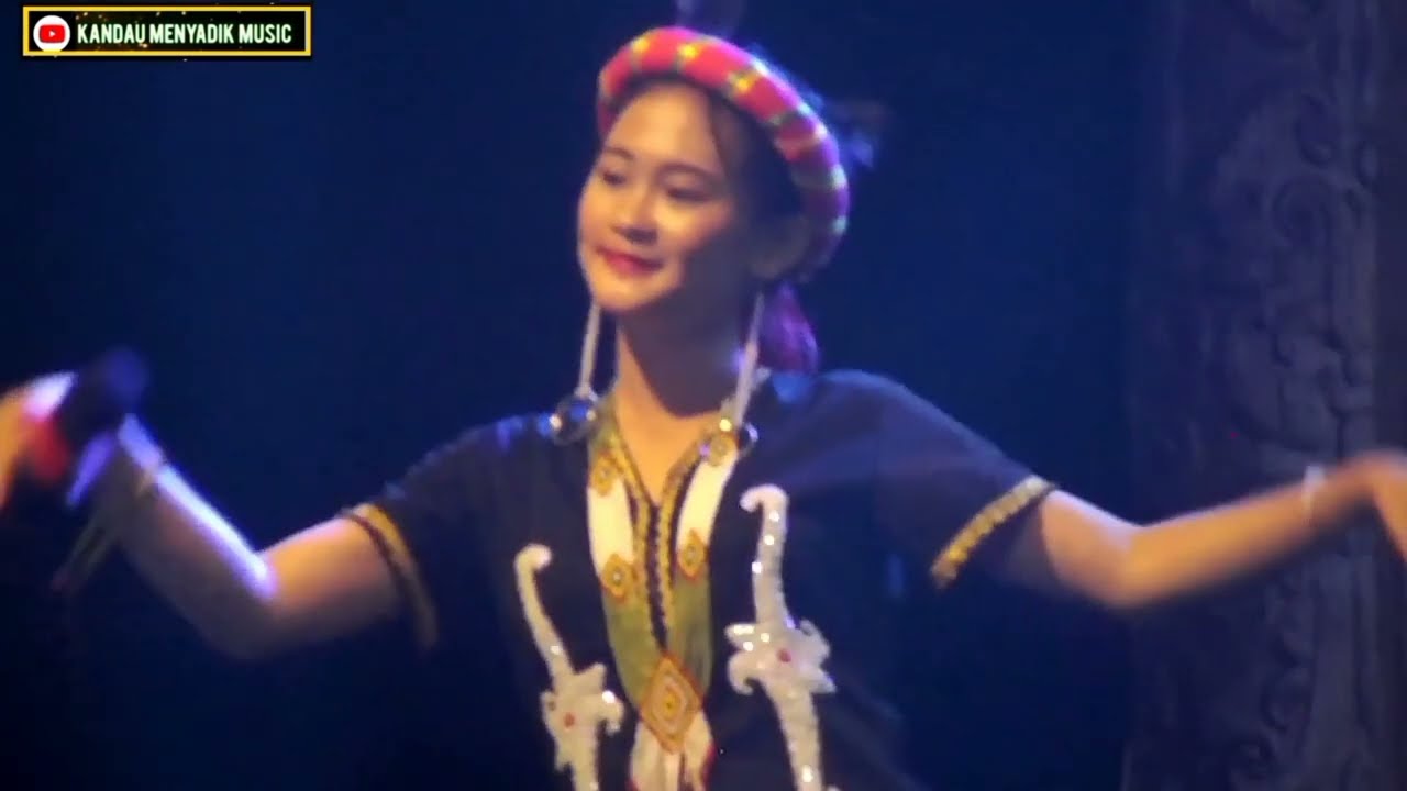@kandaumenyadikmusic Lagu Dayak Kayaan DALEH UMAA ( cover by BULAAN ) #lagu #dayak #festival