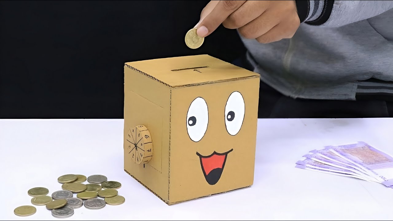 1 money box. Картонная копилка. Коробки копилки. Картонная коробка копилка. Копилка из картона.