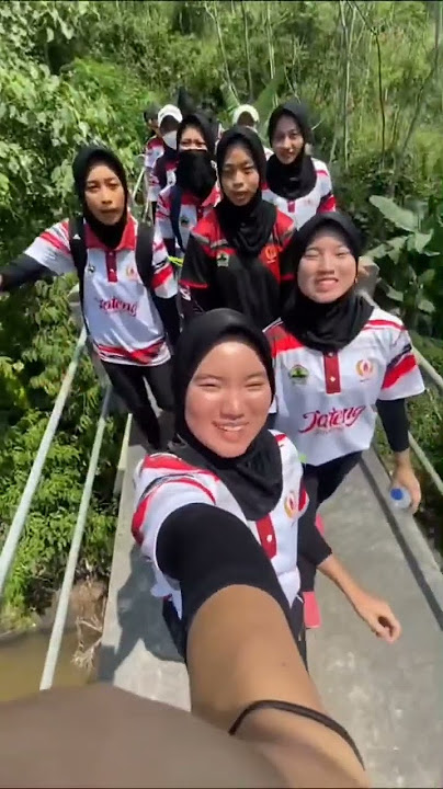 Keseharian si kembar