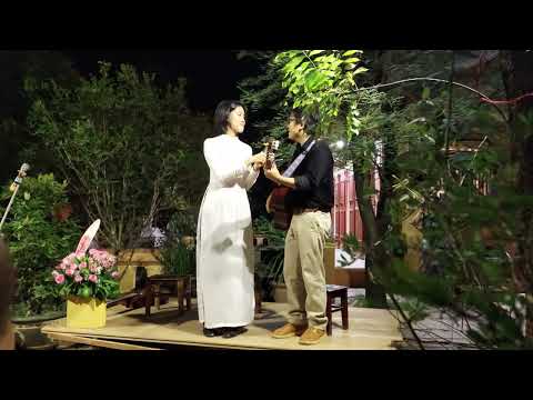 Video Mặt trời bé con. Ca sỹ Hoàng Trang, Huế tháng 7 năm... - youtube