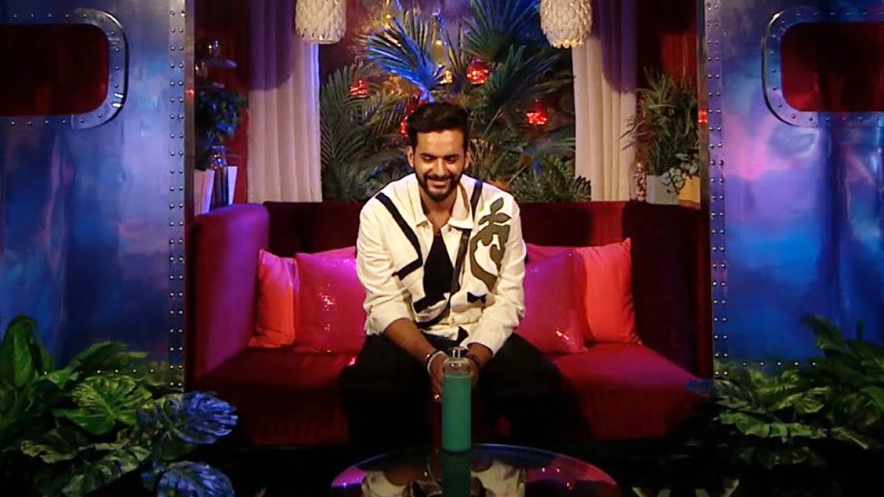 Bigg Boss OTT 2 | Confession Room Me BB Ne Abhishek Ko Akanksha Se Dur ...