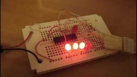PICmicro Binary Counter
