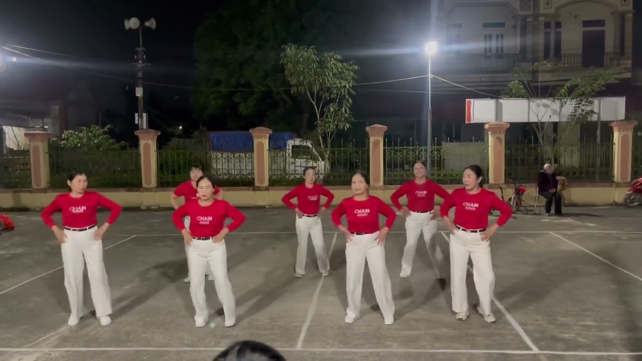 Chào em cô gái Lam Hồng ( dân vũ Trần Hạ)