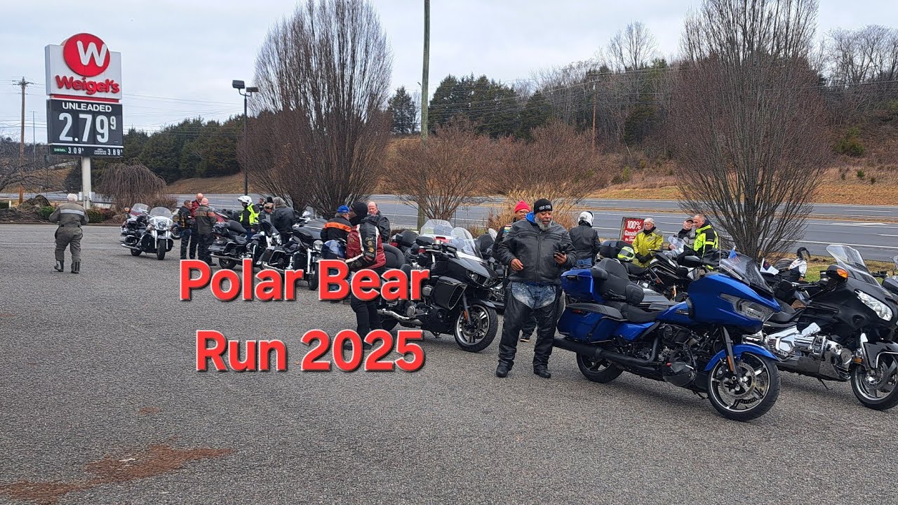 Polar Bear Run in 33 degrees on this January 1st 2025 The meet up & head count with @BluChez