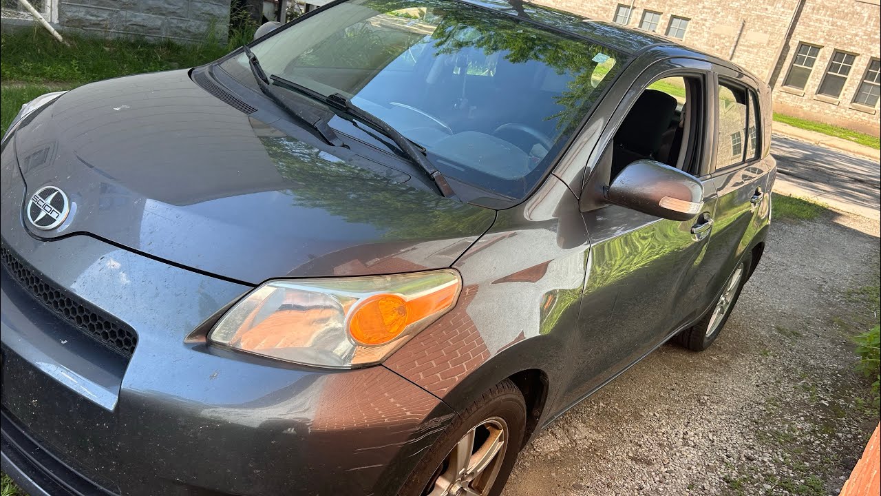 Basic maintenance on Scion XD, battery change and brake light change 🔥🔥