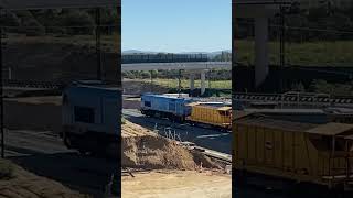 Locomotora 319 AZVI y grúa trabajando en el bypass AV de Mérida #shorts #railway