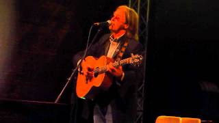 Video voorbeeld van "Dougie MacLean-CALADONIA"