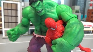 Spider-Man, escape the hulk&#39;s pressure! 스파이더맨, 헐크의 압박에서 벗어나라!