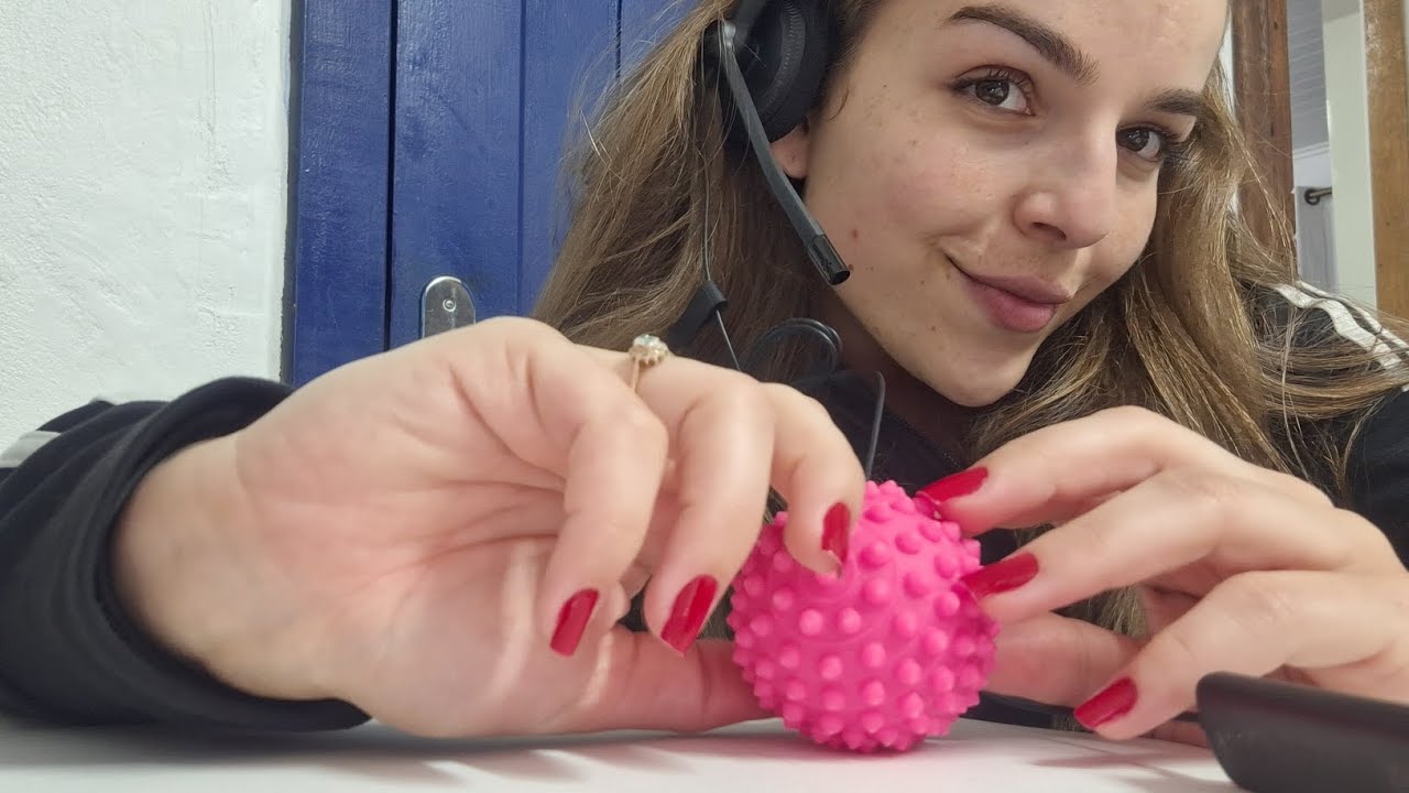 Asmr| conversa e triggers aleatórios | contando as novidades 