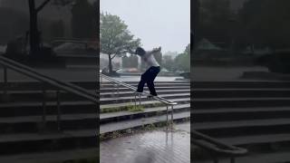 In the rain is crazy ☔️