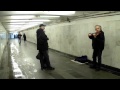 Музыкант в переходе от метро Охотный ряд