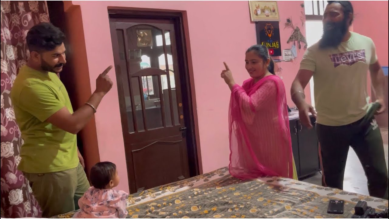 Gurmehar ny chalde ￼￼￼seen Ch cheek marti 😂😂￼