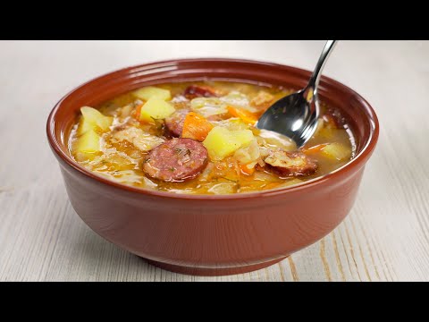 Video: How To Cook Sauerkraut Cabbage Soup In Slovakian