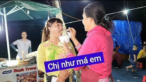 DIVA Cát Thy, Giáng Tiên review cơm rang Ấn Độ ngon tuyệt. Cát Thy đút cơm cho Giáng Tiên ăn.