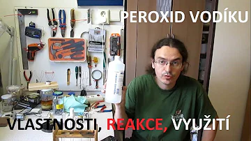 Čistí peroxid vodíku rány?
