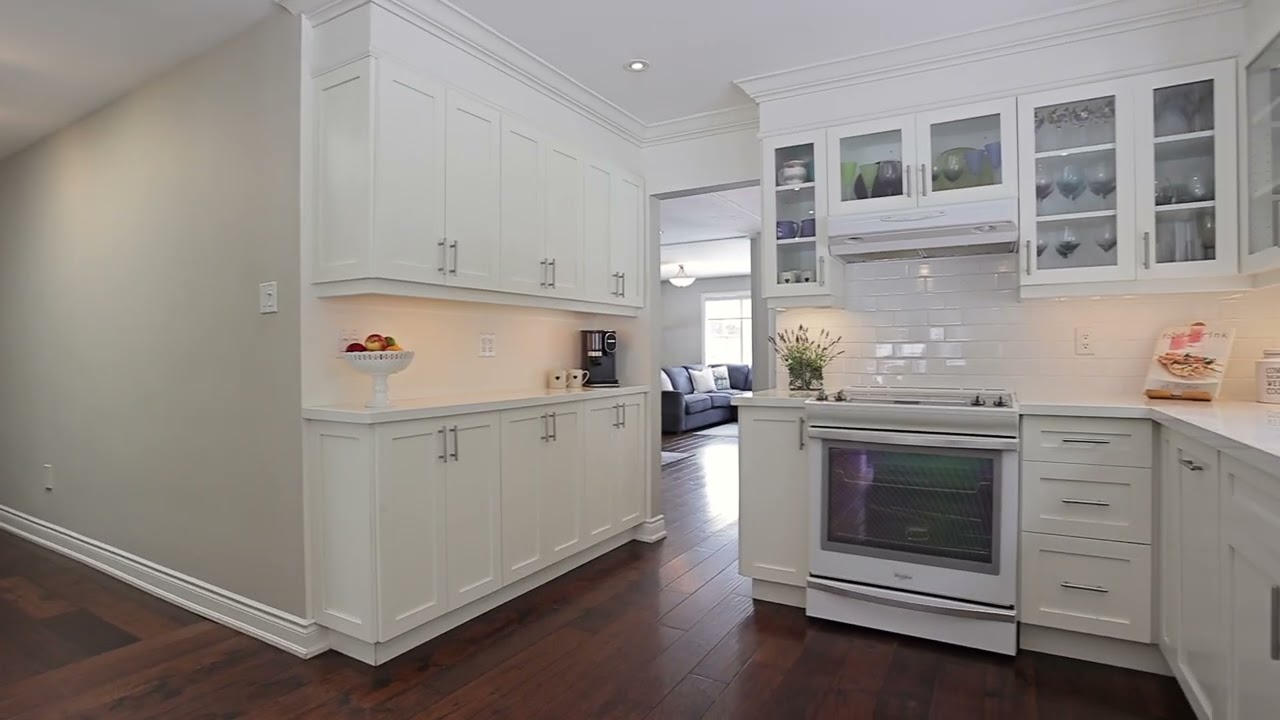 15 Ireson Road, Burlington - The Rocca Sisters Team