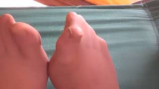 Nylon toe wiggle