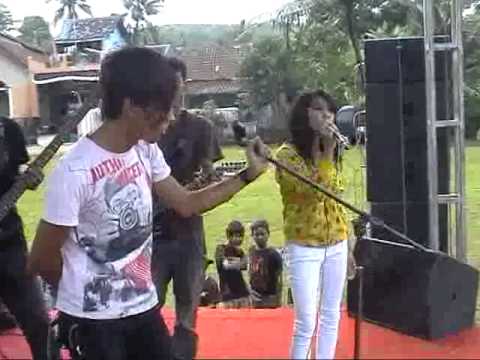 D'P3Nd!nK'S Band _ Jika Kau Kembali_(live).mp4