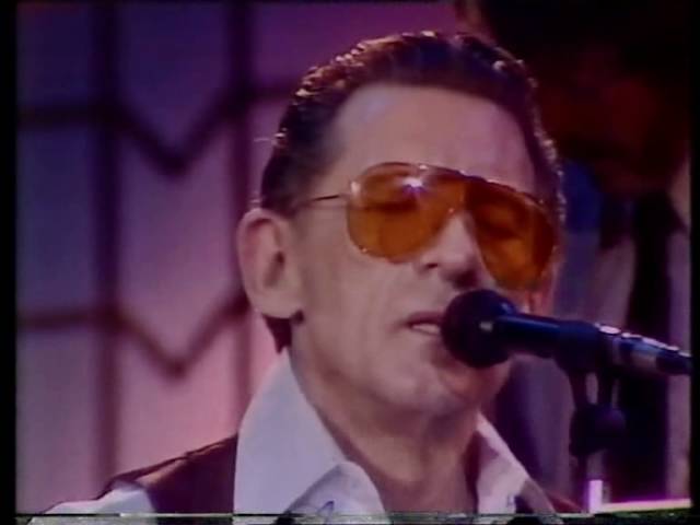 Jerry Lee Lewis-Middle Age Crazy - YouTube