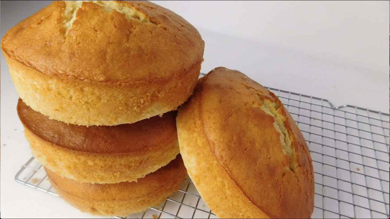 MOIST VANILLA CAKE! PERFECT FOR MAKING LAYER CAKES │ SIMPLE CAKE RECIPES │ CAKES BY MK
