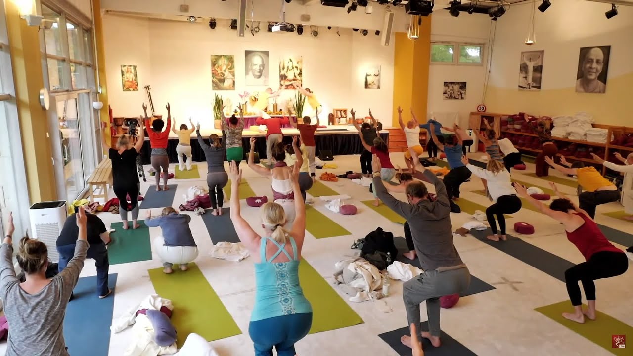 Yogastunde intermediate "Yoga Vidya Stil" Yoga Vidya Live, 05.11.2022