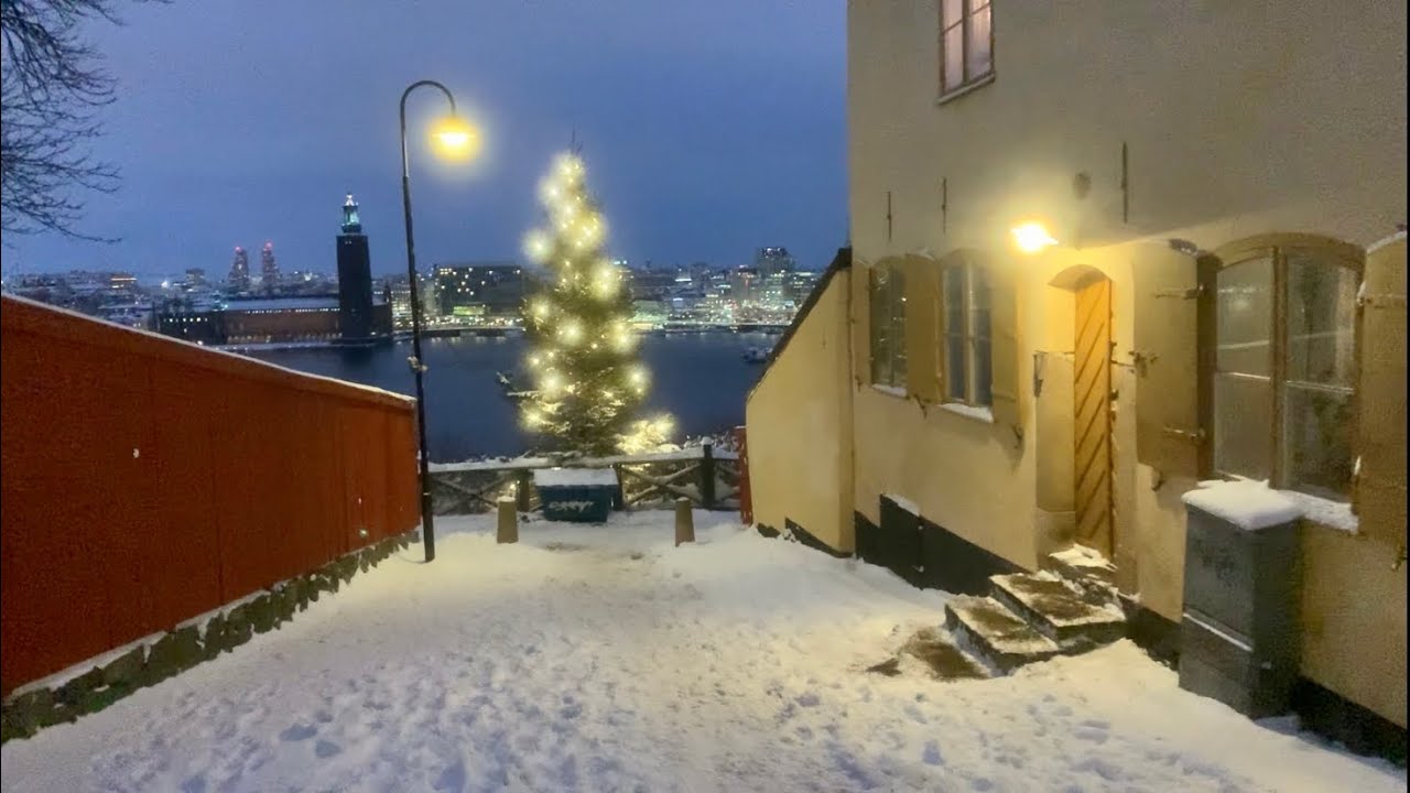 Stockholm Walks: Blecktornsgränd. Beautiful Södermalm and view on a snowy  evening in January