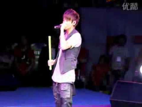 Tonton Wei Chen 魏晨 - 梦的怒放 blossoming of dreams live di YouTube