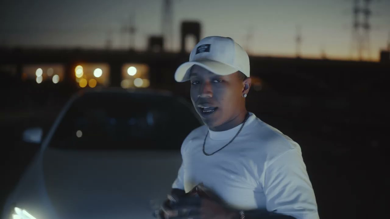Pure Luxury "Intro" (Official Video) bekijken op YouTube Pure Luxury "Intro" (Official Video) bekijken op YouTube