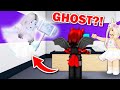 There&#39;s A GHOST In Out Flee The Facility Game! (Roblox)