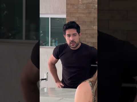 Quando seu marido fica escutando a sua conversa! Hahaha #humor