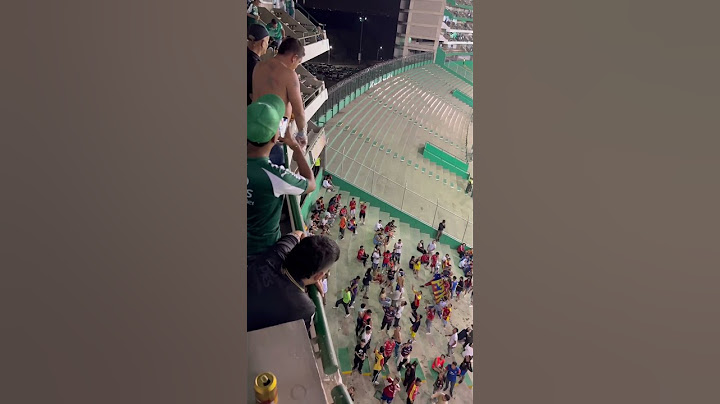 Deportivo cali vs pasto :Dándole bebidas a la hinchada visitante