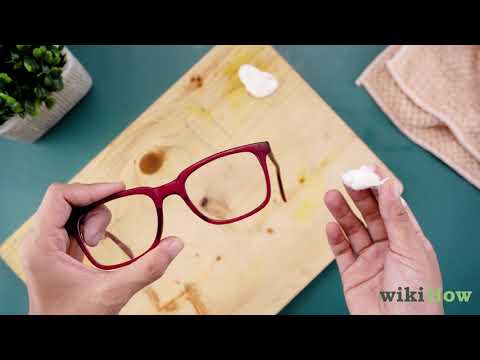 Video: Cómo quitar rayones en lentes de anteojos de plástico: 13 pasos