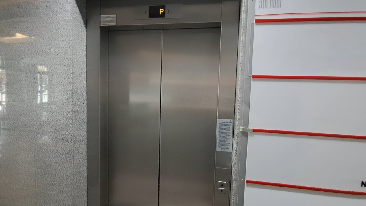 2006 Schindler 5400/EuroLift MRL Traction elevator @ Calea Dorobanților 155, Bucharest, RO