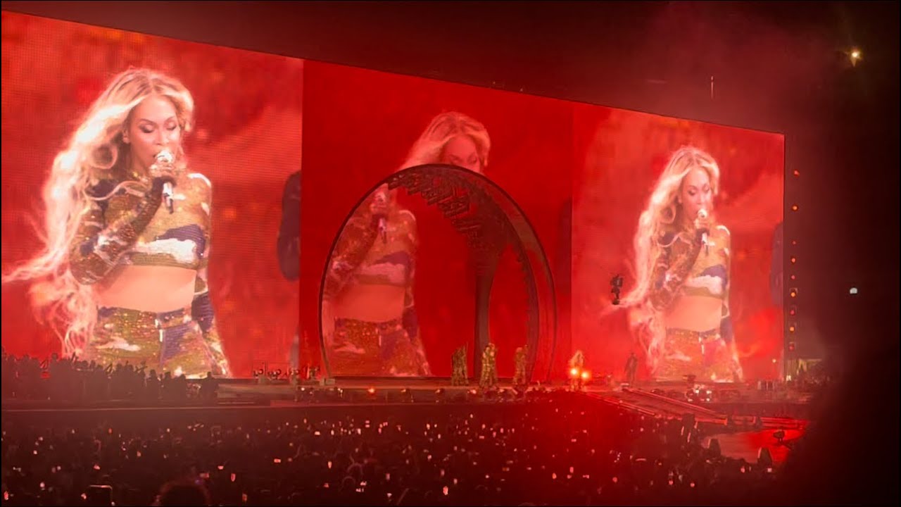 Beyoncé and Blue Ivy — Renaissance World Tour MY POWER Philadelphia ...