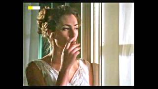 Mädchen Amick smoking cigarette RE-UP 🚬