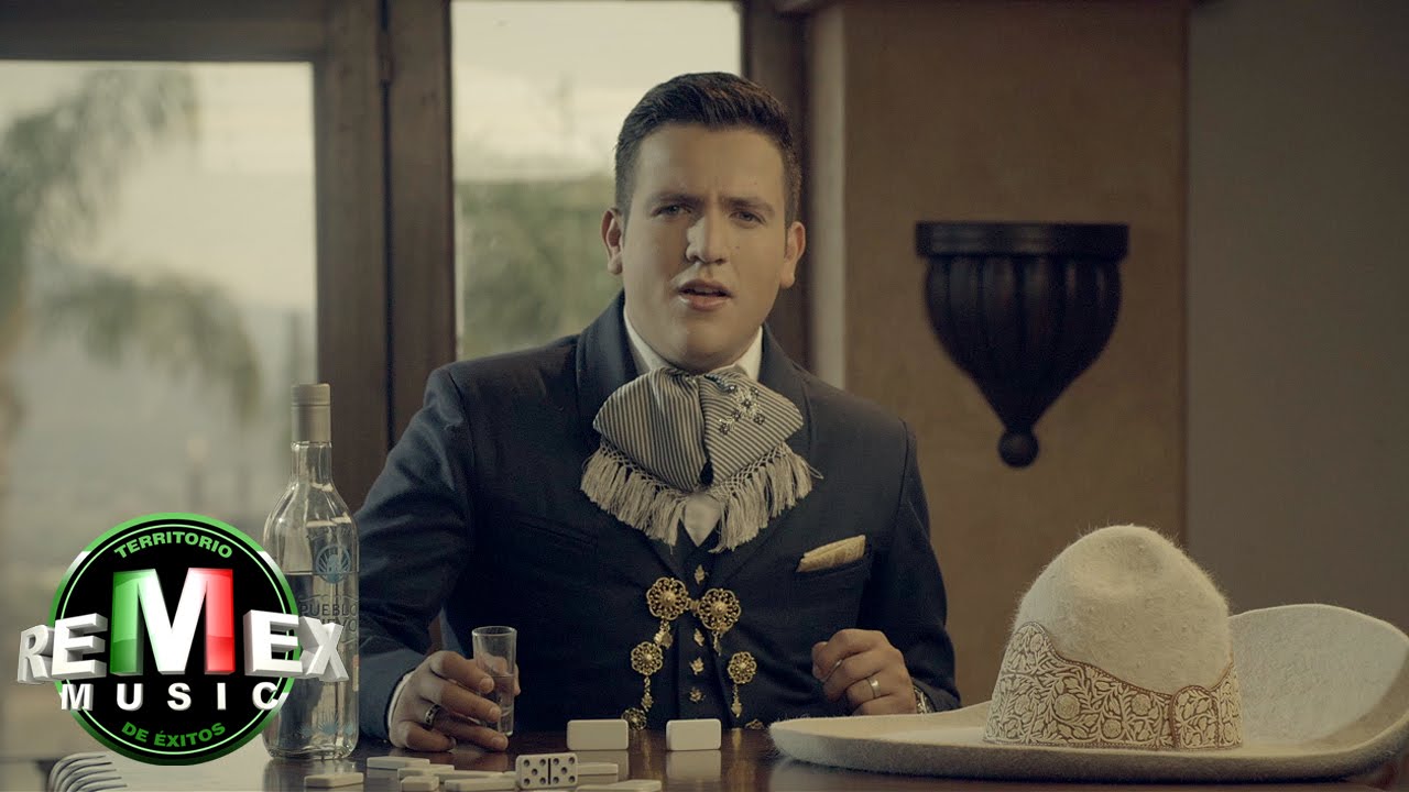 Pancho Uresti - Dominó