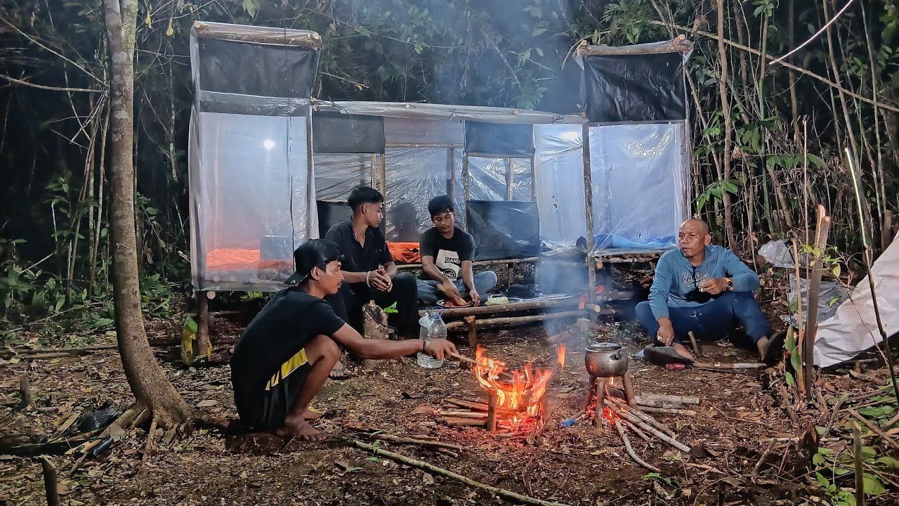 camping hujan deras sambil mancing belut makan enak di shelter saat bulan puasa 