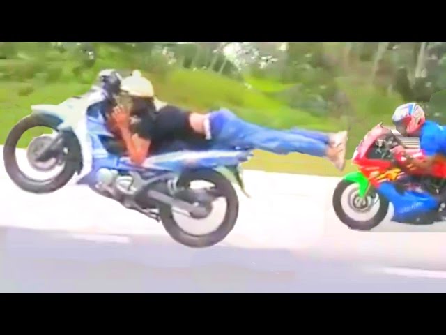 HIGHWAY TO HELL moped superman race - Kawasaki Ninja vs LC135 vs 125 catalyzer Yamaha class=