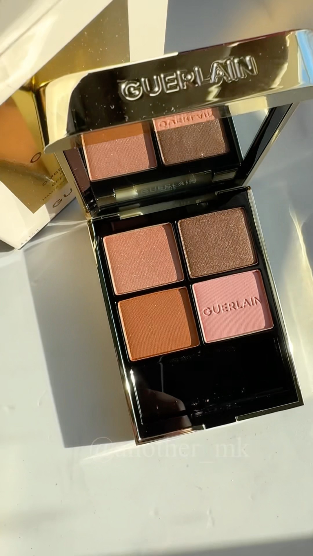 GUERLAIN オンブルジェ　OMBRES G 129 HONEY AMBER Guerlain Ombres G Eyeshadow palette | Deloox.com