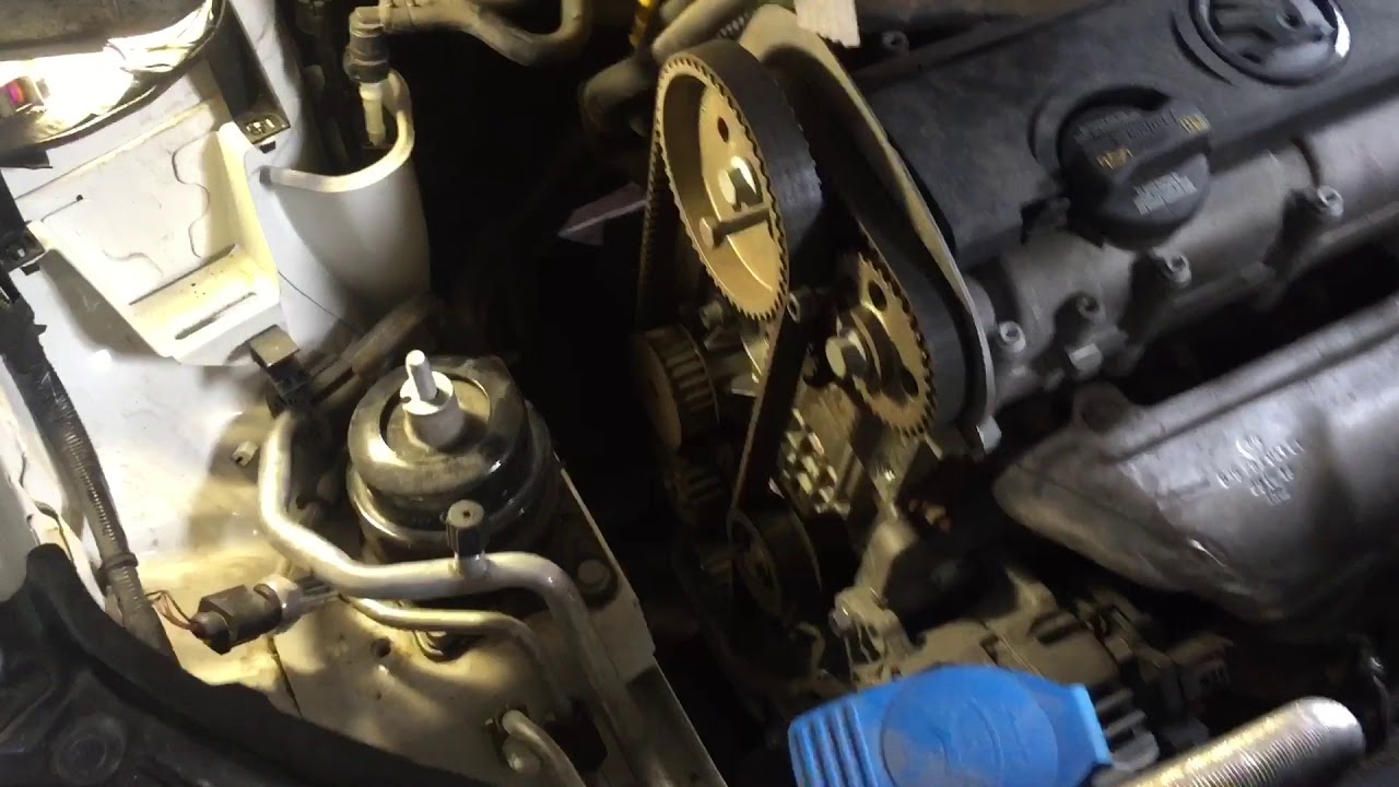 Шкода Октавия 1,4 замена ремня ГРМ. - YouTube