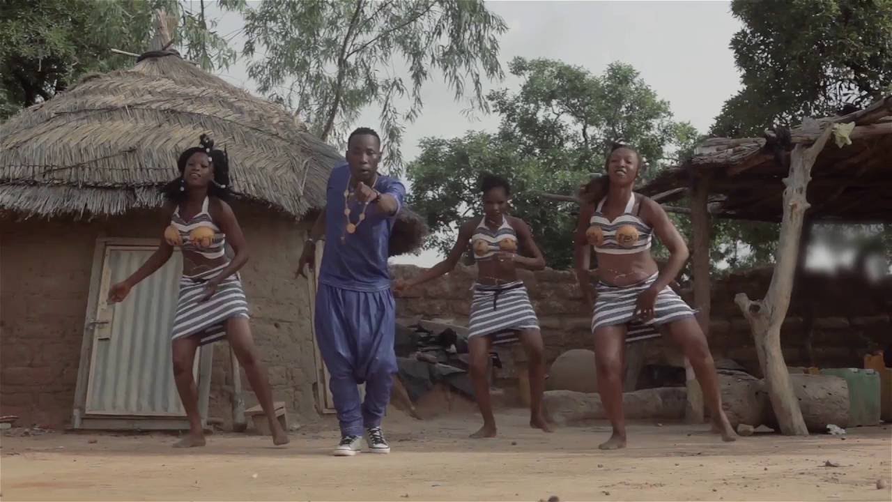 DEZ ALTINO - Tata [Clip Officiel]