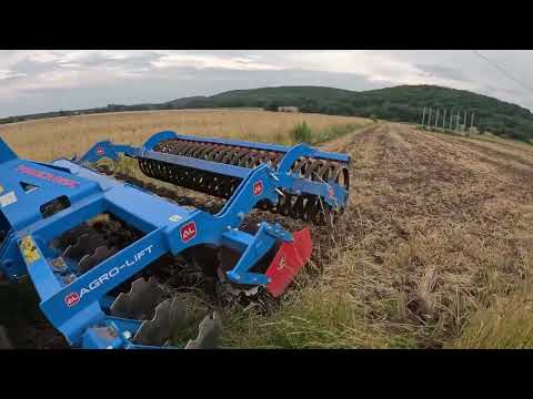 Sowing a catch crop after barley - Harvest break!