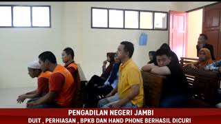FITRIYANI DIDAKWA PASAL 362 KUHP